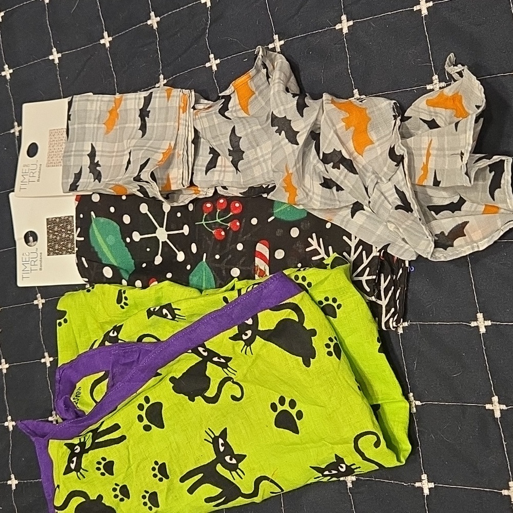 Time and Tru Holiday Scarf Set - Green, Black, Gray